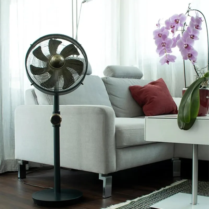 Fan standing uranus-cop001101 stylies