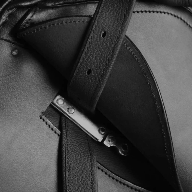 Zirgu Seglu - Sedlu Komplekts 40.64 cm Īstā Āda Melni 14cm 5 Piederumi