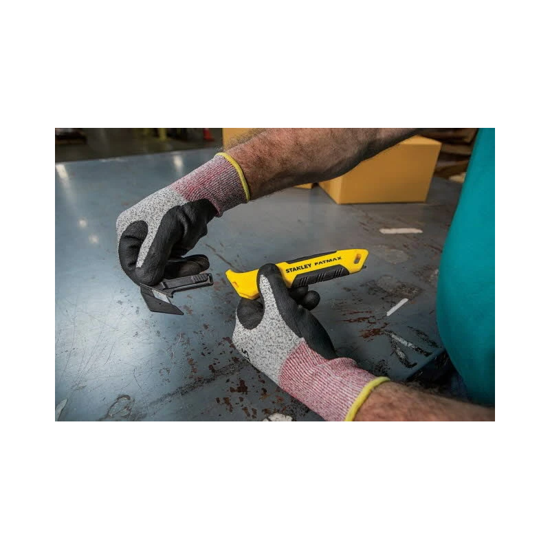 Pull cutter with interchangeable blade, Stanley