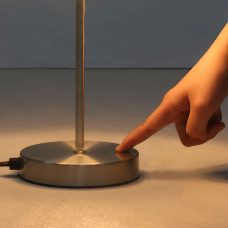 vidaXL galda lampas, 2 gab., skārienjūtīga poga, baltas, E14