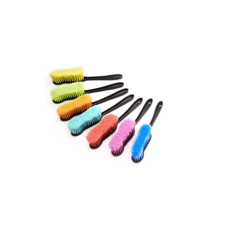 Rokas birste plastmasas