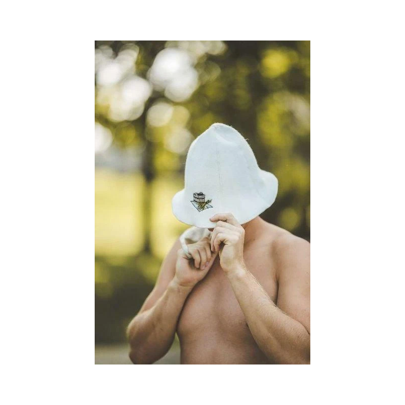 Cepure pirts ar izšuvumu balta vilnas