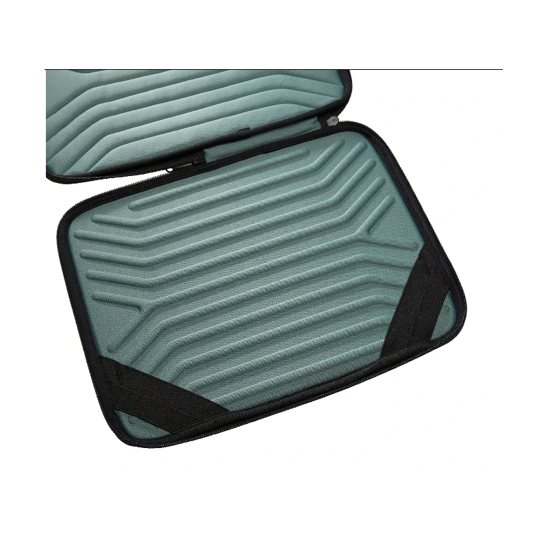 Case Logic 4806 Vigil Laptop Sleeve 11 WIS-111 Black