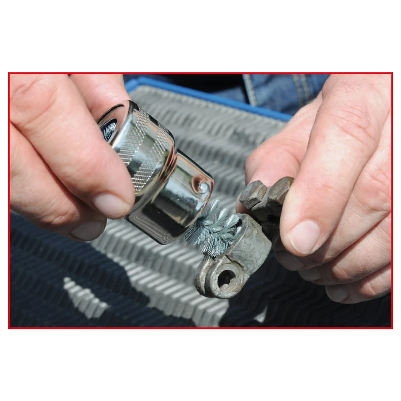 Akumulatora spaiļu tīrīšanas birste 120mm, KS Tools