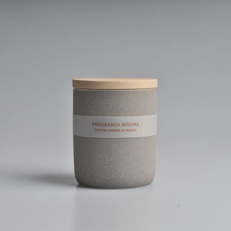Aromātiskā svece COTTON FLOWER & FREESIA 230gr, +-- 35h