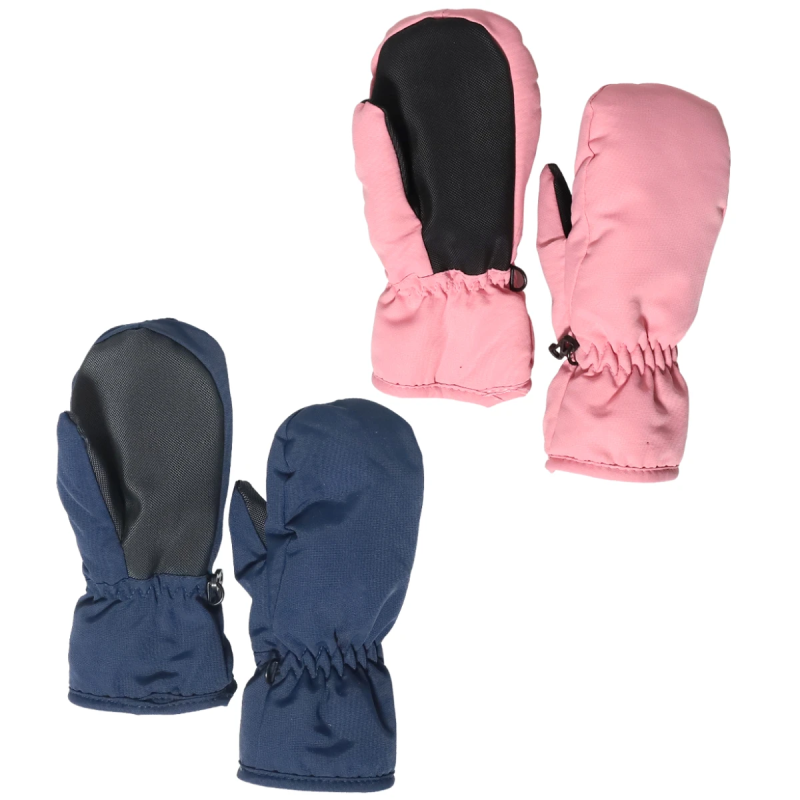 Dūraiņi slēpošanas bērnu