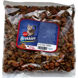 Fasētā barība Brekkies Cat Beef 0,25kg - полноценный сухой корм для взрослых кошек с говядиной, овощами и зерновыми.