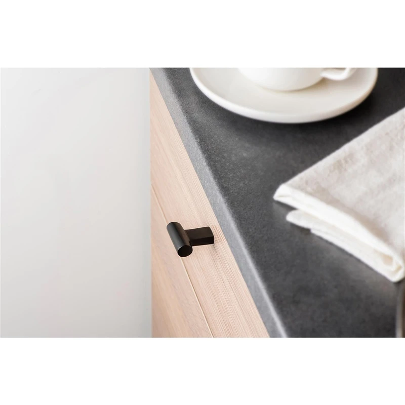 Mēb.rokturisd36 7-777.18 melns