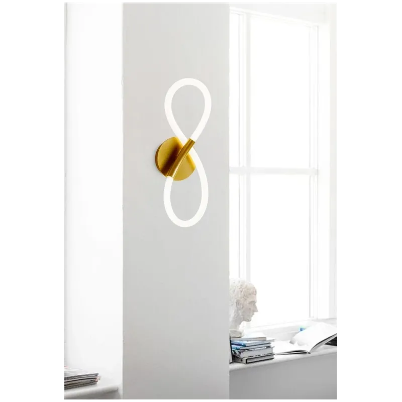 Lampa led sienas tigris 4000k zelta