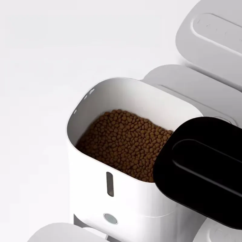 Pet feeder smart camera