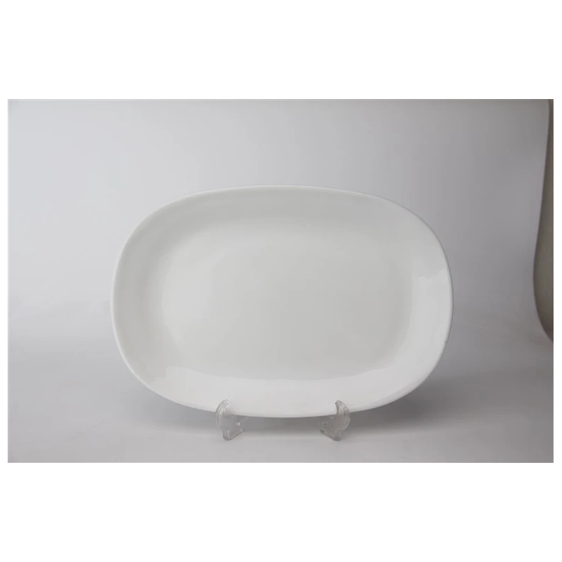 Šķīvis kvadrātv. ovāls 23.4cm balts