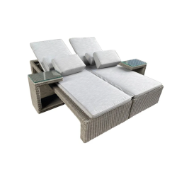 Zvilnis dārza ar galdiņu capri s1947