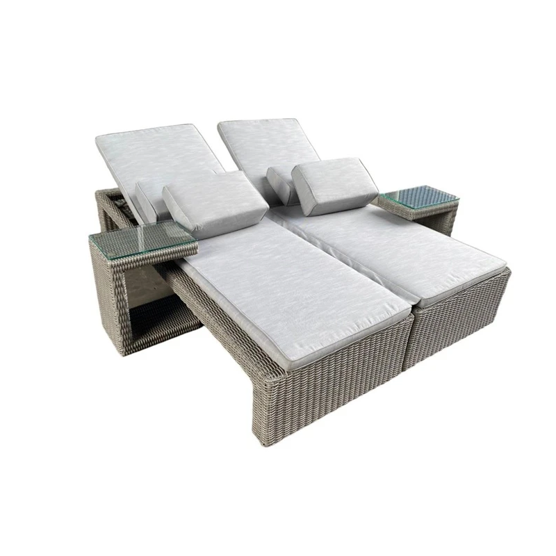 Zvilnis dārza ar galdiņu capri s1947