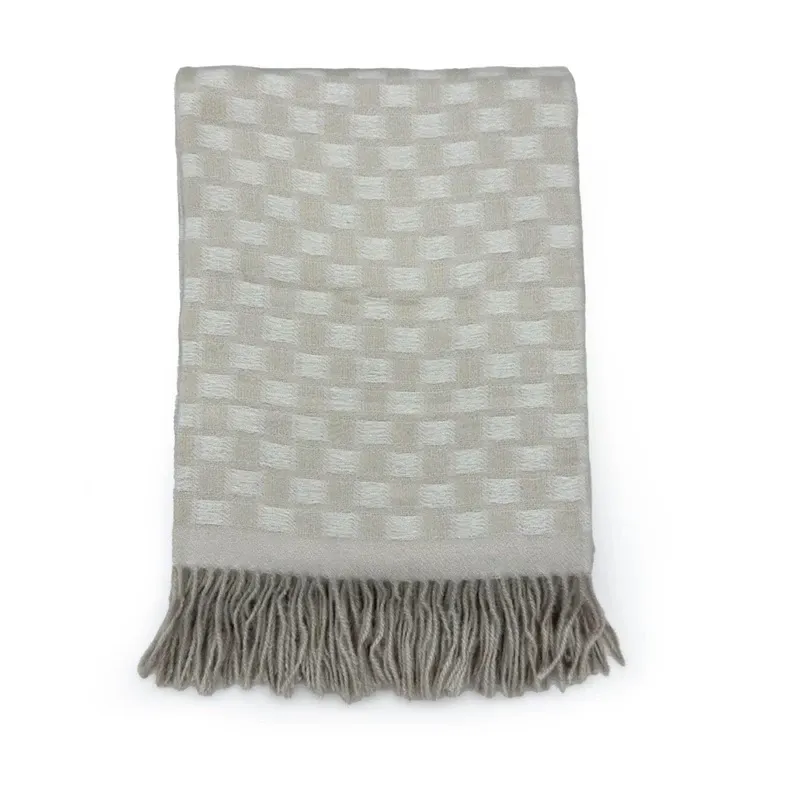 Pledi Domoletti CHECKERS, minimālistisks bēšs, 130 cm x 160 cm