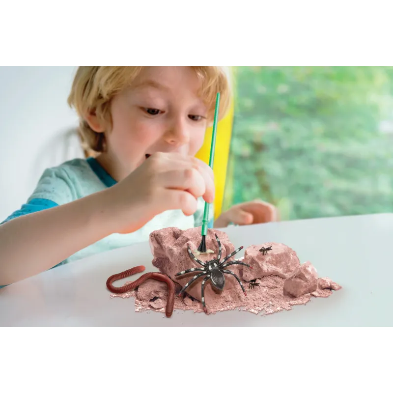 4M DIY set Creepy crawly digging
