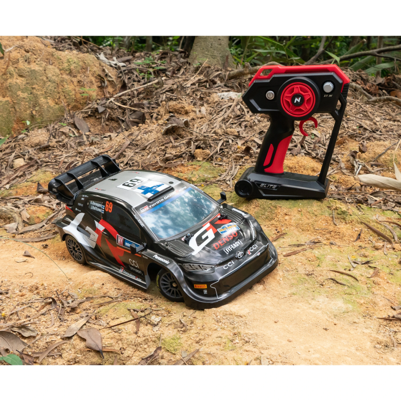 NIKKO Radiovadāma automašīna Toyota GR 69 Kalle Rovanperä, mērogs 1:14