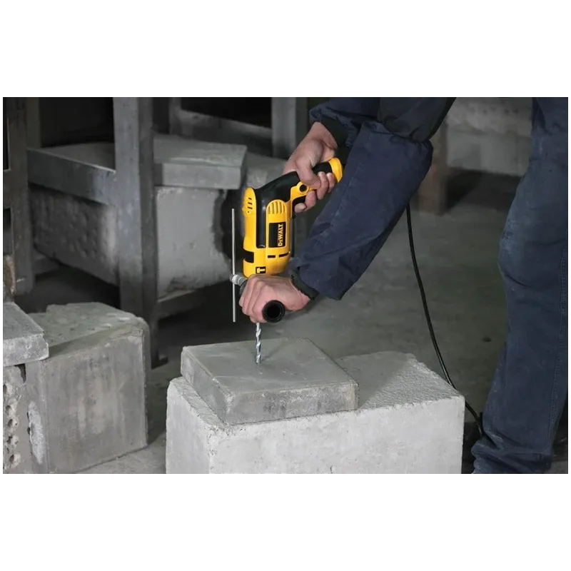 Электрическая дрель Dewalt DWD024S-QS, 701 Вт