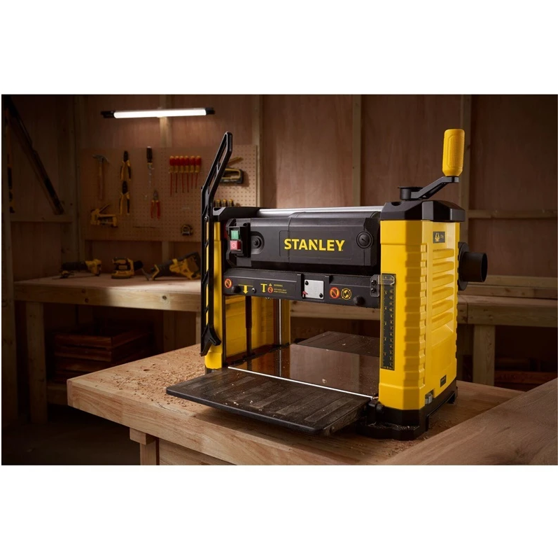 STANLEY Biezumēvele 1800W