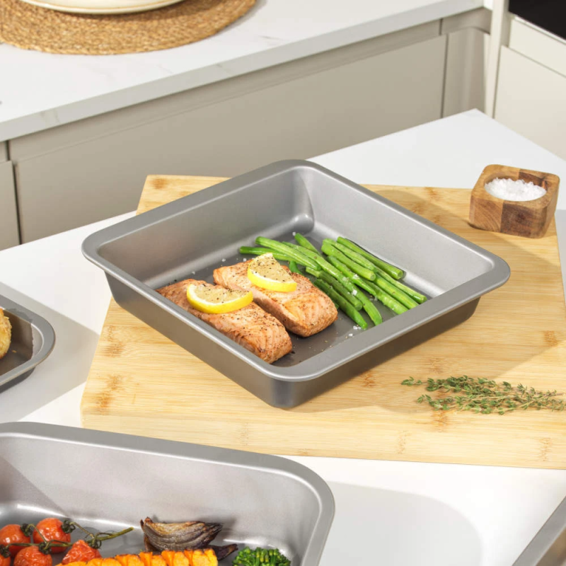 Salter BW13664 Essentials 26cm Square Baking Tin