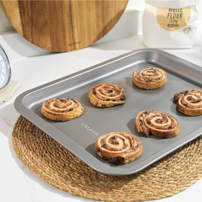 Salter BW13667 Essentials 41cm Baking Tray