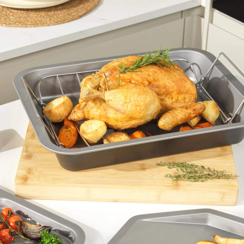 Salter BW13669 Essentials 41cm Roasting Tray
