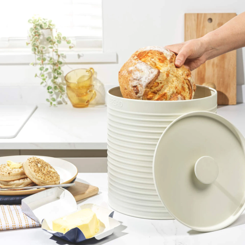 Russell Hobbs RH03269CEU7 Ribbed Bread Bin - Cream