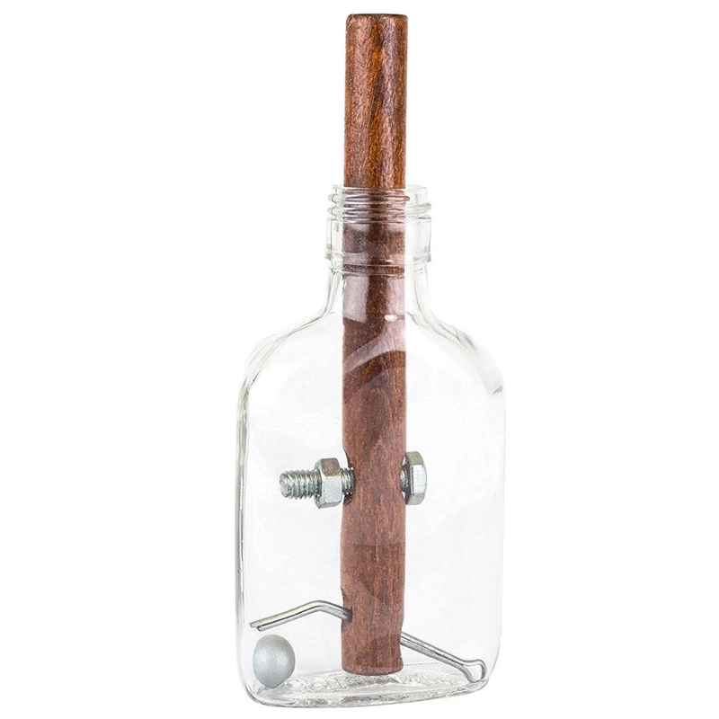 Spēle churchills whisky bottle