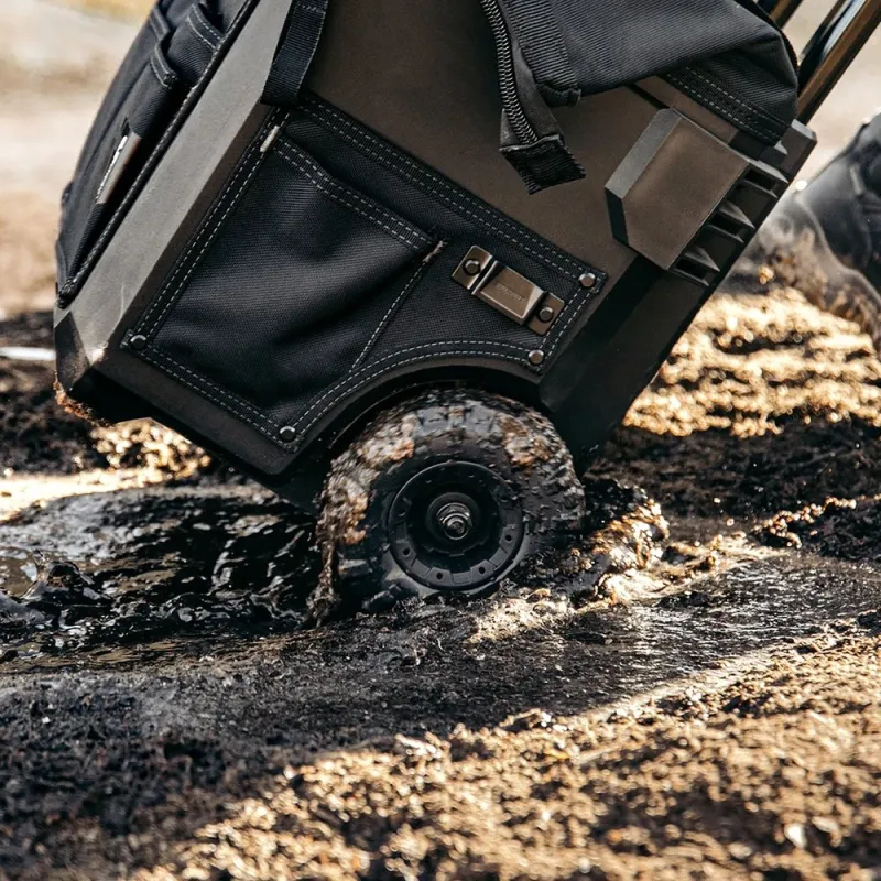 Liela instrumentu soma ar riteņiem ToughBuilt L, 35 cm