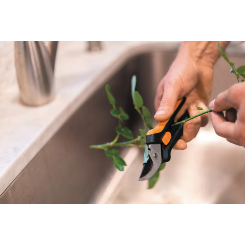 Fiskars ziedu šķēres 185 mm ,SoftGrip,