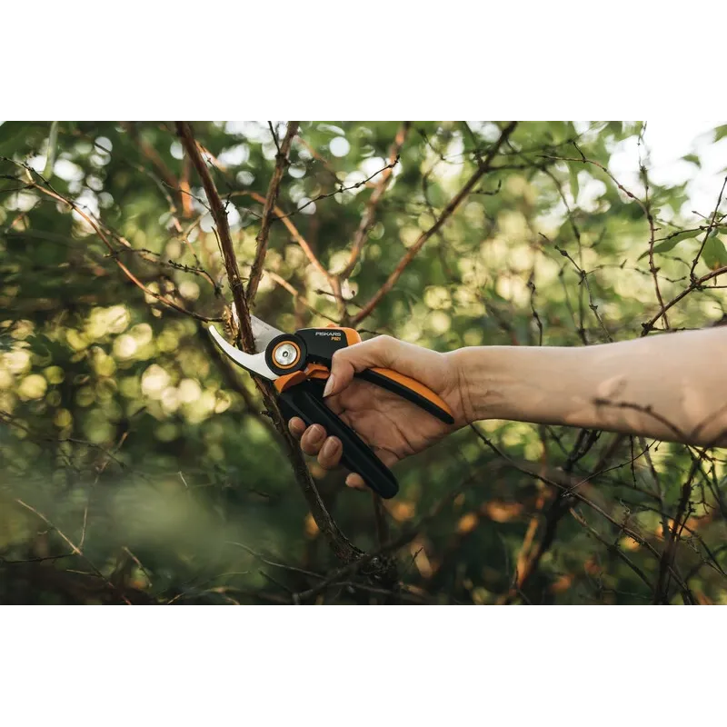 Grieznes zaļie zari Fiskars, 25 cm