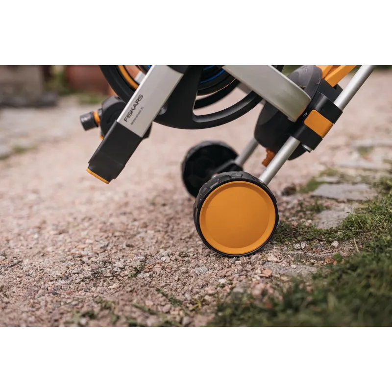 Laistīšanas ratiņi ar šļūteni Fiskars 1062256