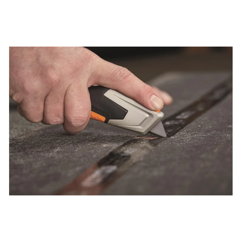 Carbonmax darba nazis ar izbīdamo asmeņi