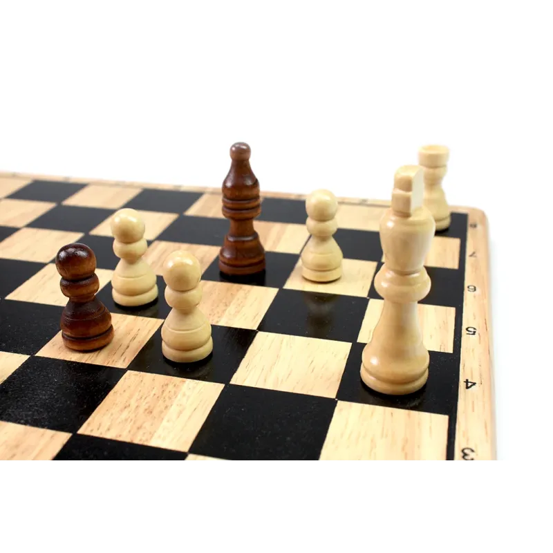 TACTIC Šachmatai ,metalinėje dėžutėje,