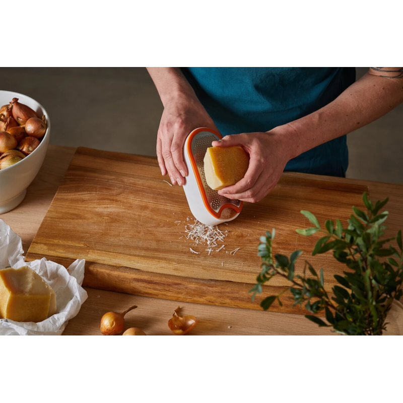 Functionalform divpusēja rīve