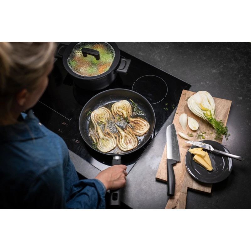 Fiskars Hard Edge Santoku nazis 16 cm ,1051761,