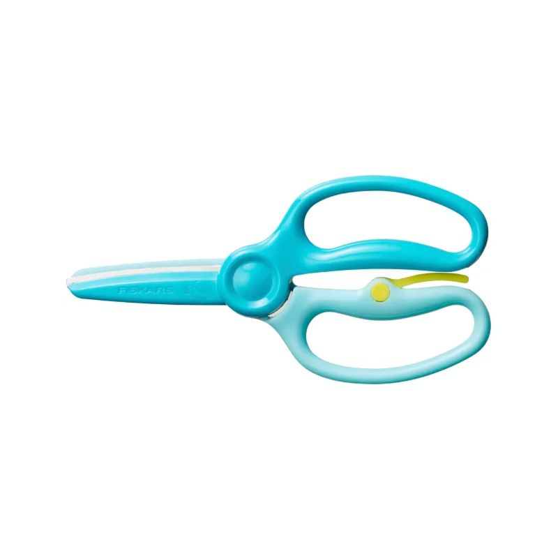 Šķēres bērnu mācību gaiši zilas