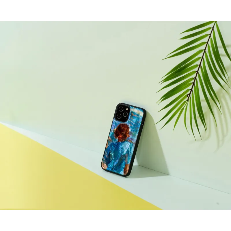 iKins case for Apple iPhone 12-12 Pro children on the beach