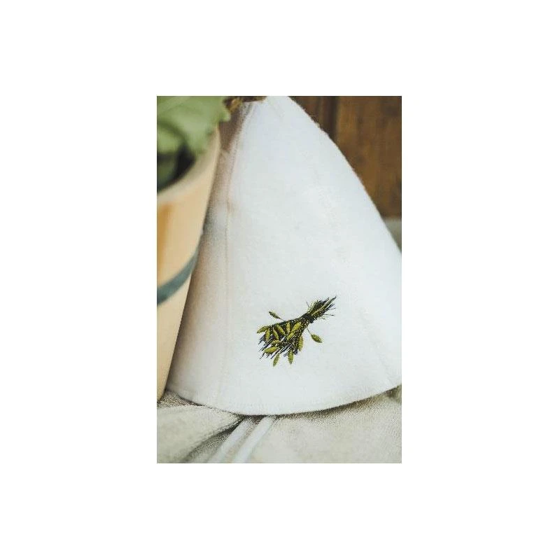 Cepure pirts ar izšuvumu balta vilnas