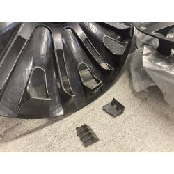 Nocenota prece - Dekoratīva uzlika auto diskiem Autoserio Delta melnā krāsā