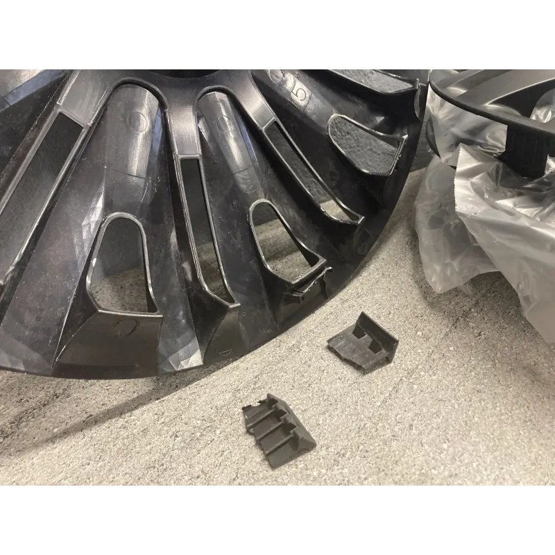 Nukainota prekė - Dekoratyvinis uždangalas automobilio ratlankiams Autoserio Delta juodos spalvos