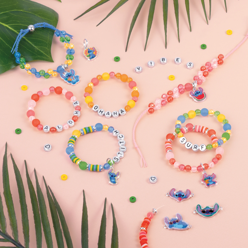 DISNEY STITCH DIY Rotaslietu komplekts ar stāstu grāmatu