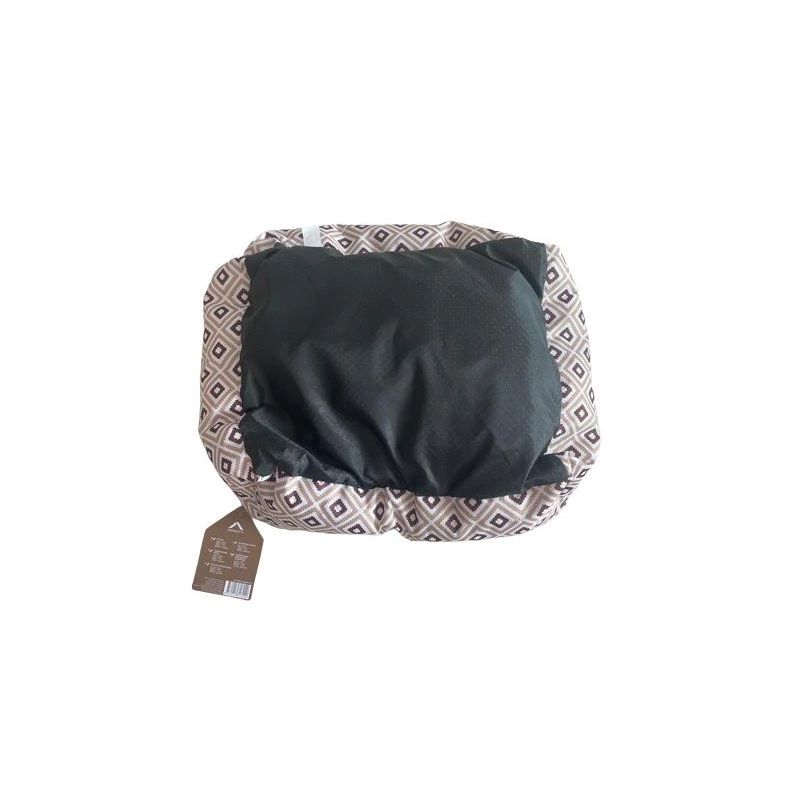 Guļvieta mājdzīvniekiem Höppy. daudzkrāsaina. 55 cm x 40 cm