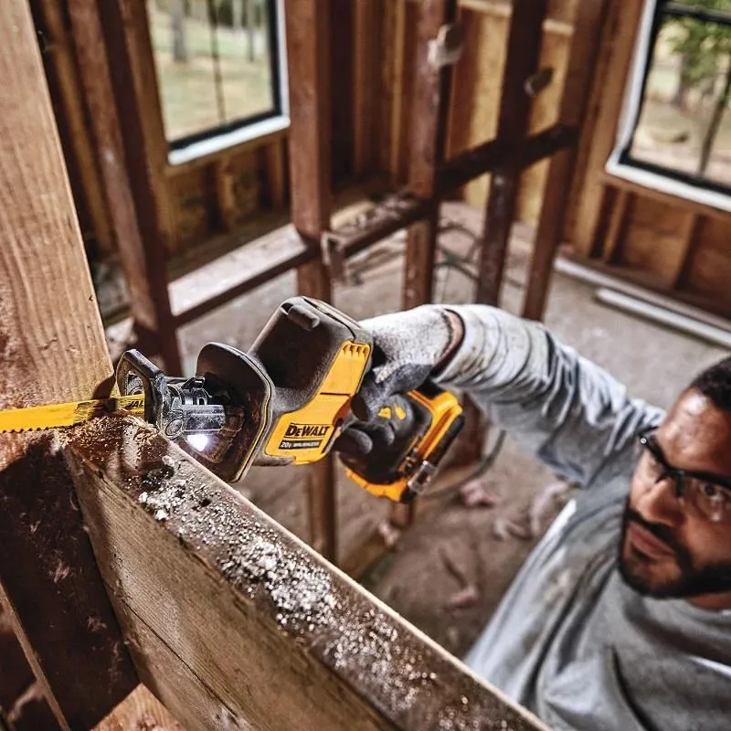 Tiesinis pjūklas Dewalt DCS369N-XJ, 18 V