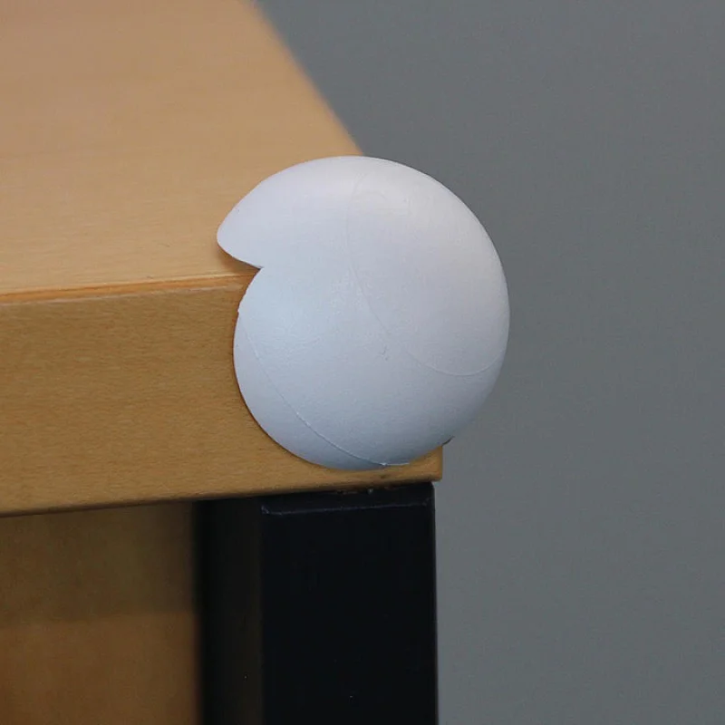 Pašlīmējošss stūru aizsargs 34 mm,balts Pašlīmējošss stūru aizsargs 34 mm,balts