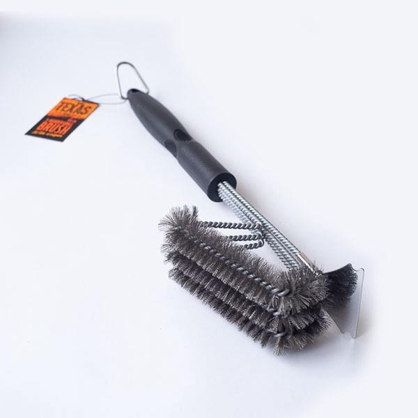 GRILL BRUSH WITH SCRAPER (44 CM)