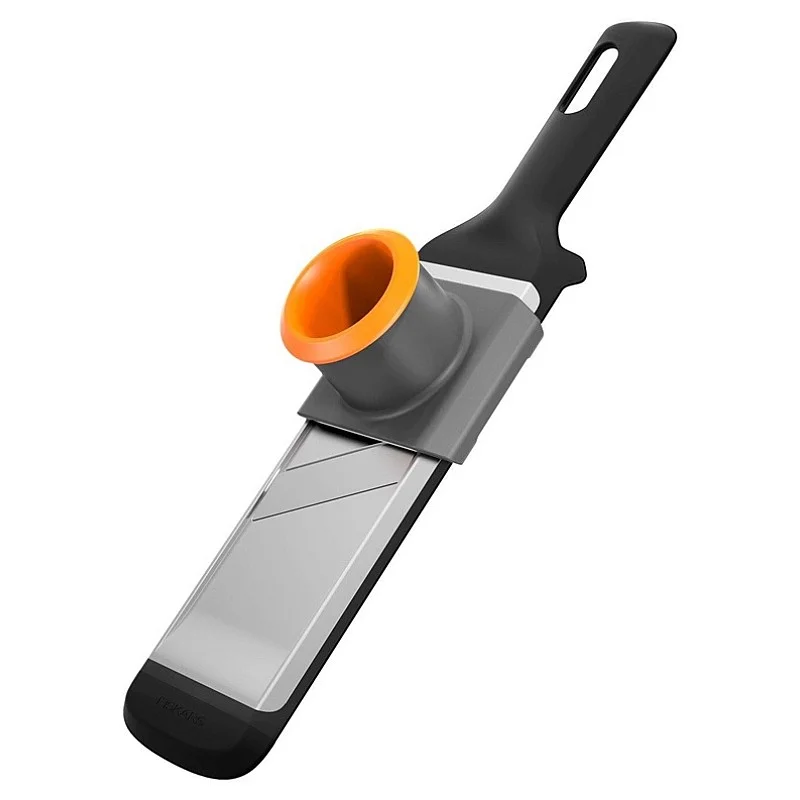 Daržovių pjaustyklė Fiskars. 8.5 cm. 32 cm x 6.0 cm Daržovių pjaustyklė Fiskars. 8.5 cm. 32 cm x 6.0 cm