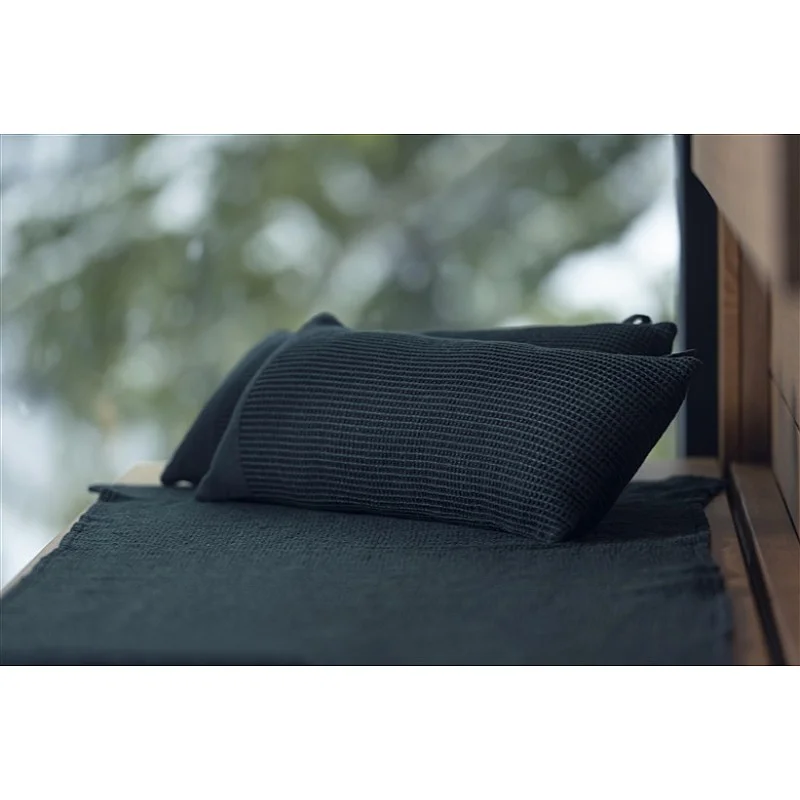 Saunas spilvens Rento. 50 x 22 cm. melna/tumši zaļa Saunas spilvens Rento. 50 x 22 cm. melna/tumši zaļa