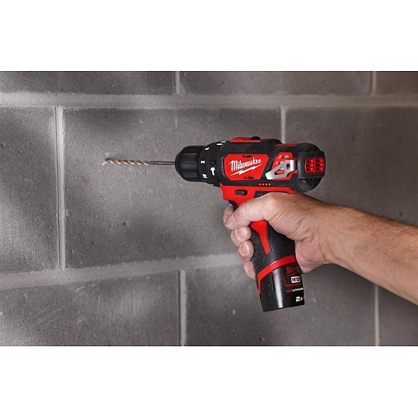 Bezvada trieciengriezējs Milwaukee M12 BPD-202C. 12 V. 2x2Ah