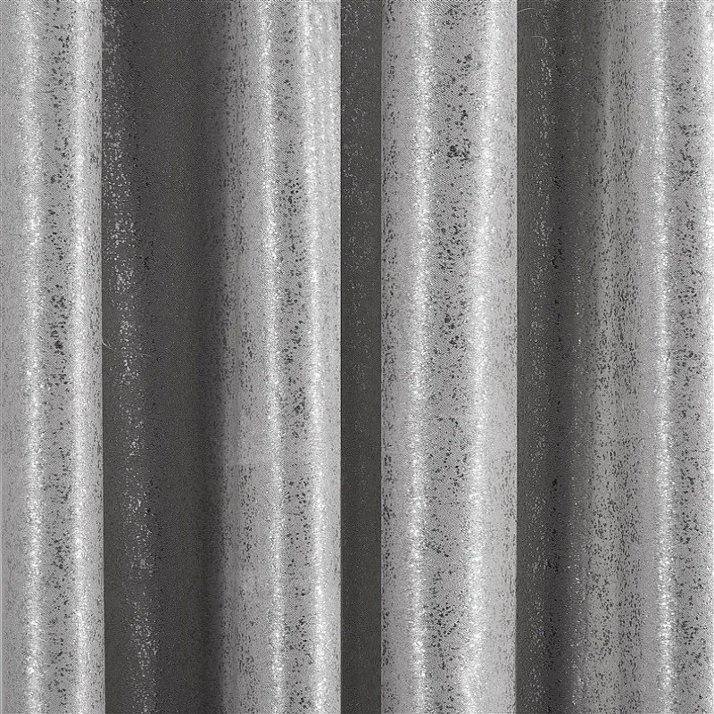 Užuolaida Ebru Blackout sidabrinė. žiedai 135x270 cm Užuolaida Ebru Blackout sidabrinė. žiedai 135x270 cm