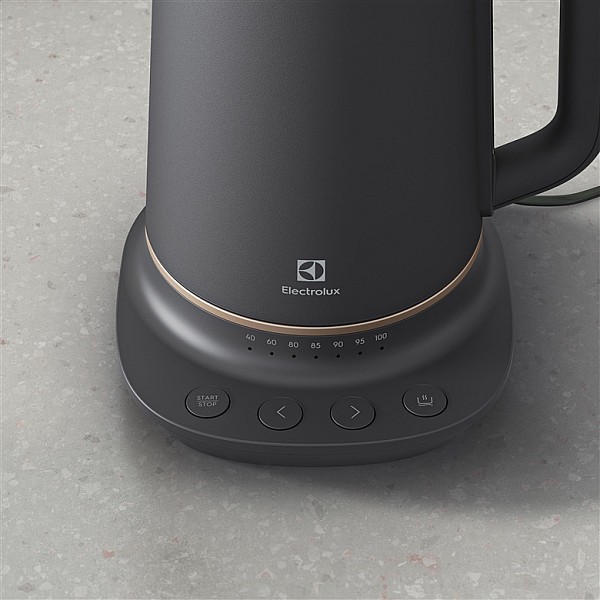 KETTLE E7K1-6BP ELECTROLUX